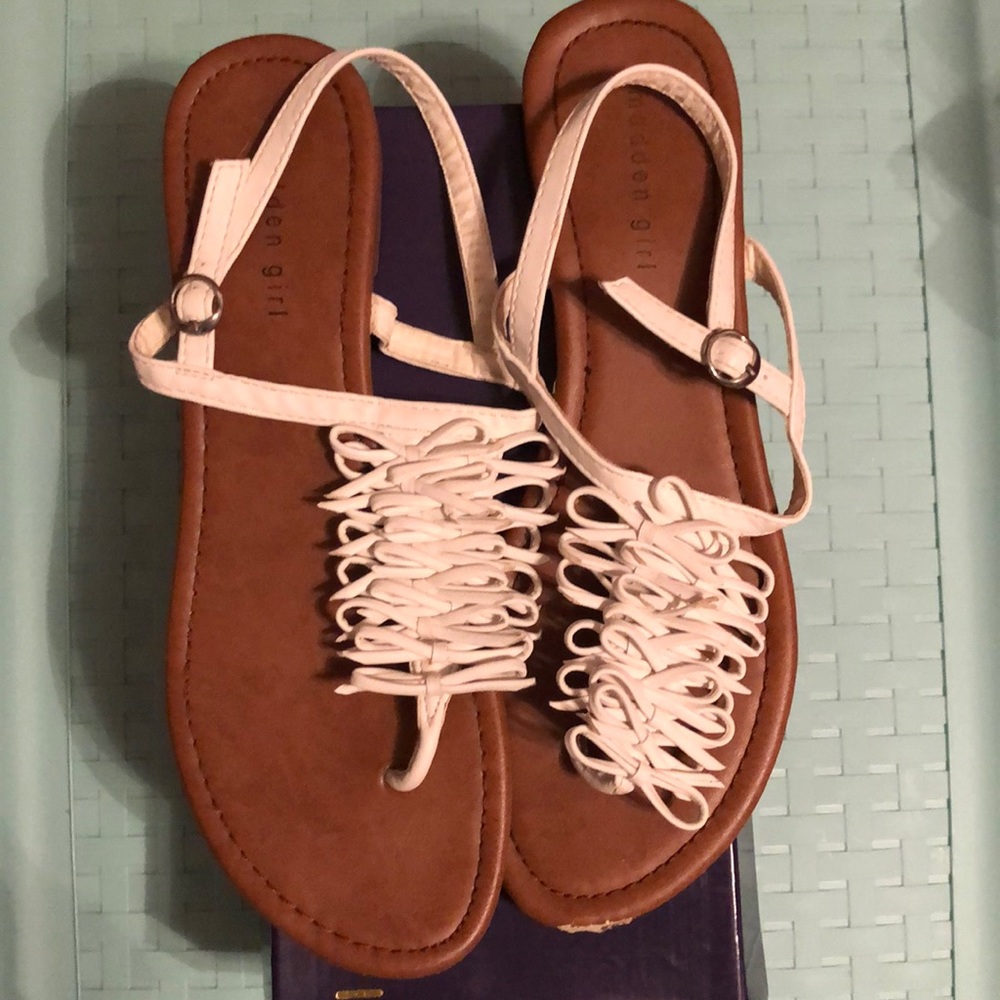 Ladies Madden Girl White Paris Sandals Size 11